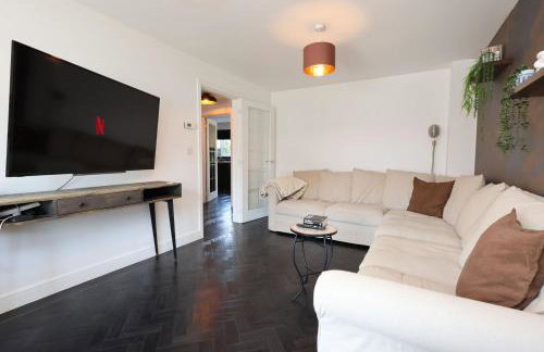 Contractor 4 Bed 2 BA 5 mins to Airport & Barry With Parking - Foto 15