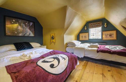 The Famous Harry Potter House, Hot Tub, Cinema Room, Sky TV - Foto 39