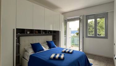 Azzurro Sea View Apartment with Parking and Balcony 5 min Walk to Beach - Foto 3