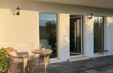 Moderne Ferienwohnung mit Terrasse und Gartenblick - Foto 2