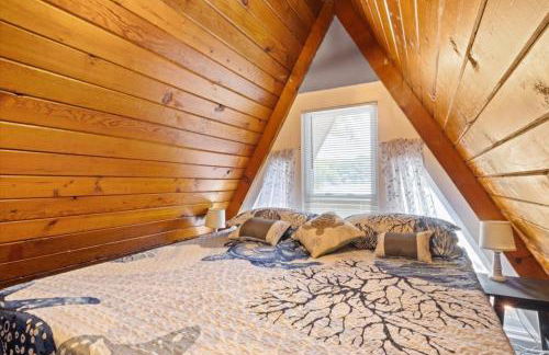 Pet Friendly A Frame w/ Private Dock & Great Lake Views - Foto 21