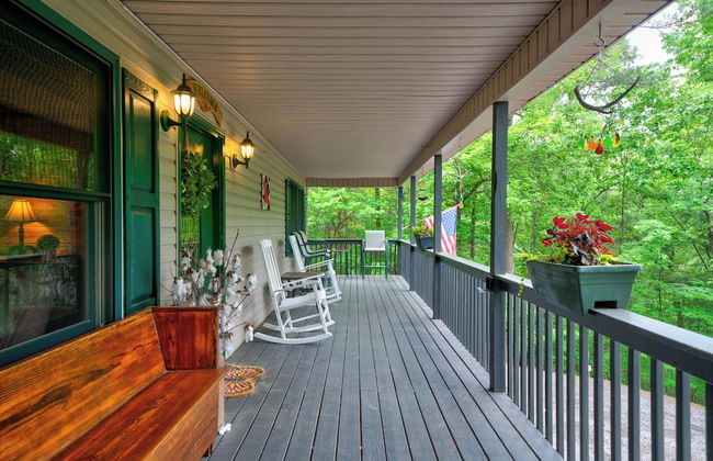 2 Bedroom Home in Ellijay! Private Hot Tub and Sunset Views - Foto 1