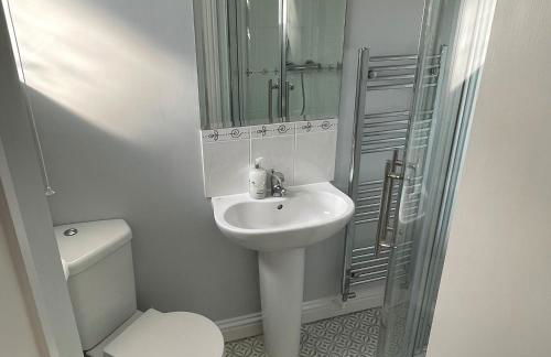 Swanage Bay Coastal Apartment - Photo 7