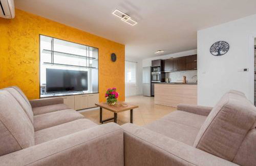 MY DALMATIA - Villa Pezer with heated swimming pool, sauna and Jacuzzi - Foto 23