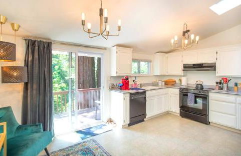 Summit Sanctuary! Redwoods! Fire Table!! BBQ Grill! Fast WiFi!! Dog Friendly! - Foto 13