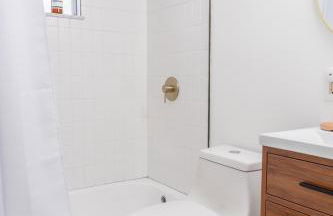 Retro Retreat renovated 2BR, desk, no chore list! - Foto 13