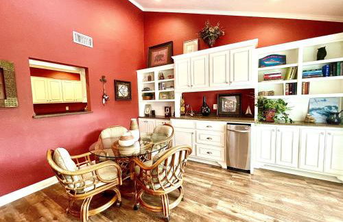 80BPD, Four bedroom, two 1 2 bath log-sided condo with lake view , garage condo - Foto 17