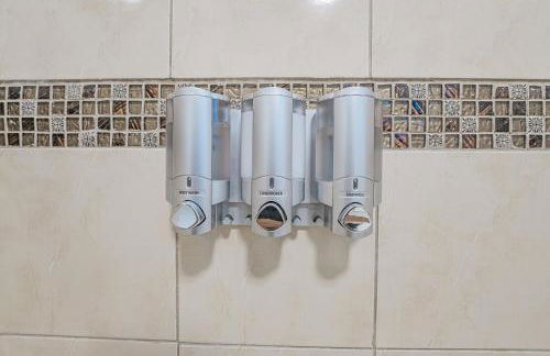 SuperValue Suite #6 @ East End Revitalized - Foto 15