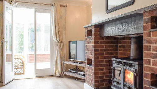 Hill View Lodge - Photo 3