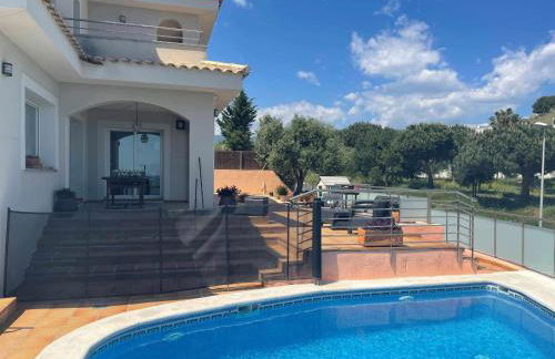 Villa Farell just in front of the sea - Foto 5