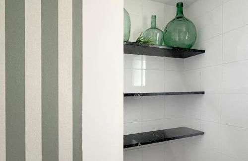 Stylish well-connected beachfront flat - Foto 52