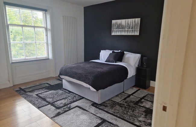 NEW! Grimsby Central, Spacious, 2 Bedrooms - Photo 17