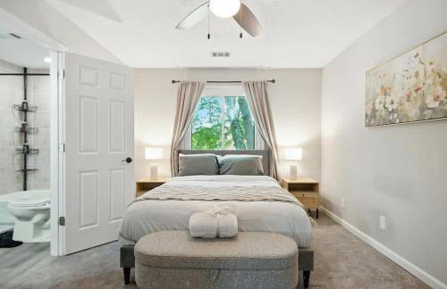 Stylish 2BR Loft Near ISU Hospitals & Downtown - Foto 17