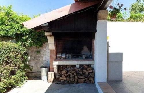 Seaside Villa with Hot Tub, 5mins walk from the sea - Foto 32