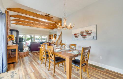 Waterfront Getaway on Sodus Bay Prime Location! - Foto 12