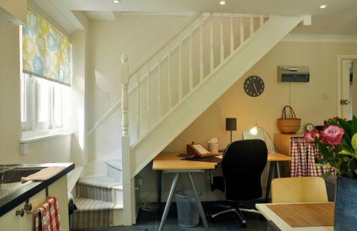 Moseley - House - Sleeps 4 - Parking - Garden - Foto 10