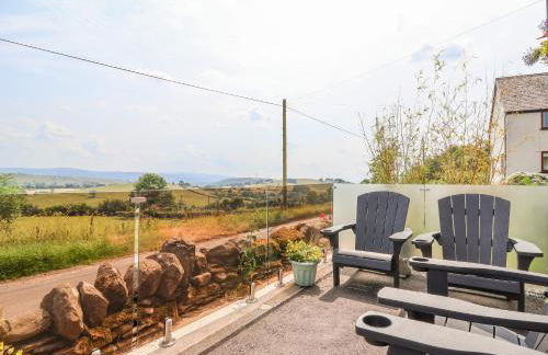 Coach House - Photo 27