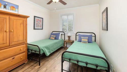 Relaxing Lakeview Stay Near Beach w Pool - Foto 5