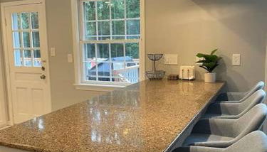 Lux Family Xcape with HotTub Fireplace Deck BBQ - Foto 4