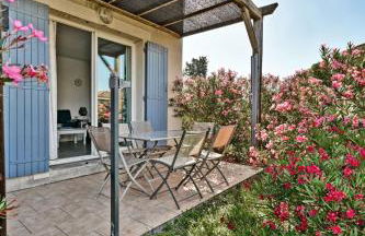 LE PETIT BONHEUR - PLACE PARKING PRIVEE - CLiM - TERRASSE - PISCINE PARTAGEE - PROCHE PARC SPIROU - Foto 1