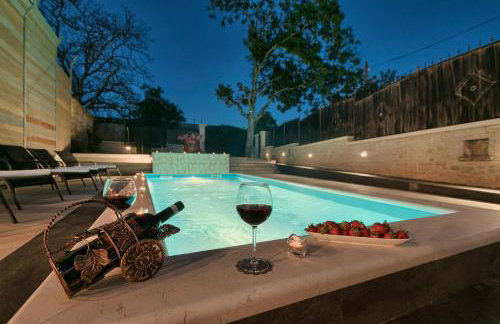 Villa Patrick-Luxury stone house in the center of Istria - Photo 2