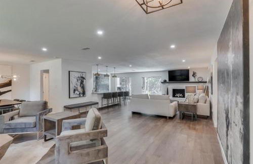 Luxury Home with 5 Bedrooms and Private Pool - Foto 11