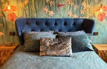 Distillers Cottage, Peaceful rural retreat in Lanarkshire, onsite craft distillery, hot tub, bbq hut, central for exploring Scotland - Photo 11