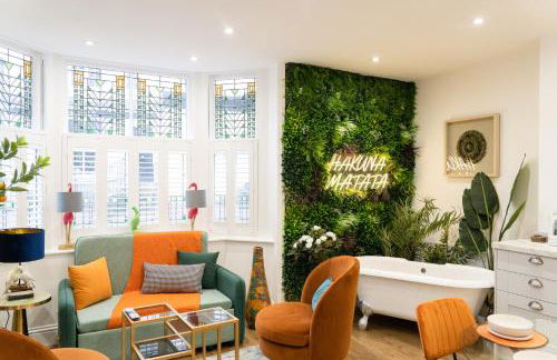 The House Of Selfies - Photo 12