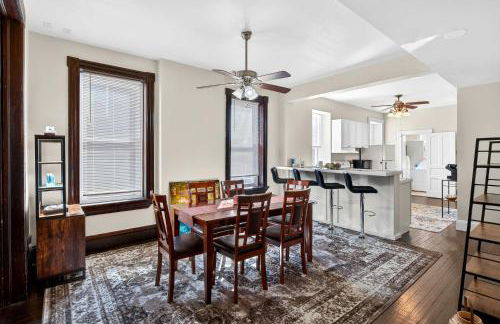 Trendy City Escape Perfect St Louis Location - Photo 3