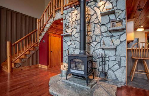 Chasing Sunsets: A Cozy 2-Bedroom Cabin in Smoky Mts with Stunning Mountain Views. - Foto 32