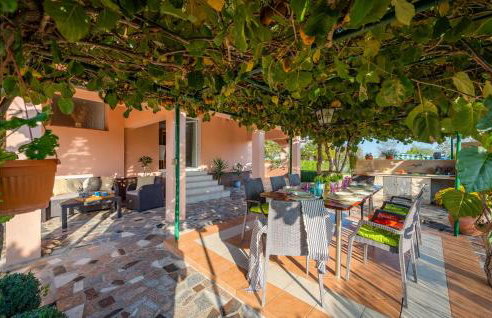 Amazing Home In Marcana - Foto 6