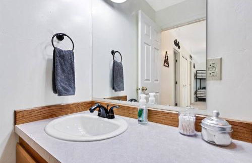 Cascade Cabin Mountain Getaway with Private Beach - Foto 39