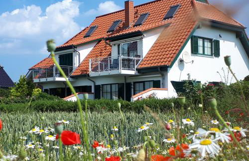 Anne Marie - Photo 1