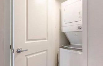 SoLa OASIS 2BR King Suite, Fully Stocked kitchen, Pool & Gym - Foto 3