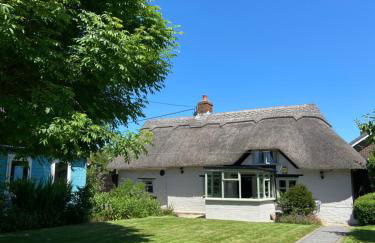 Thatch Cottage, East Boldre nr Beaulieu and Lymington - Foto 1