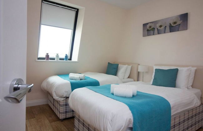 Stayzo Castle Penthouse 18- A Clean Fresh Modern Apartment With Free Wi-fi - Foto 1