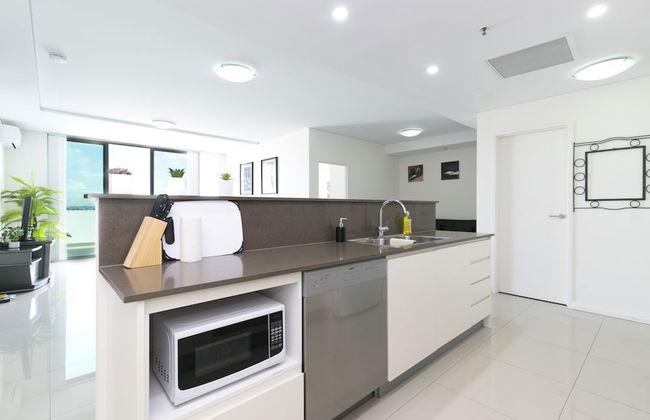 Penthouse near Airport & CBD - Photo 10