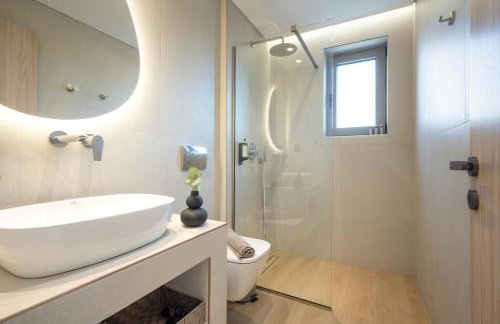 Cantouni Villa, Luxury 5BR Retreat with Pool & Jacuzzi Near Town by Villa Mana Gers - Photo 45