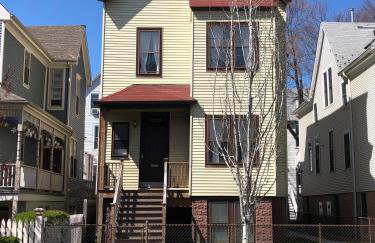 Walk to Wrigley 3BR1BA Sleeps 8 Free Parking - Foto 33
