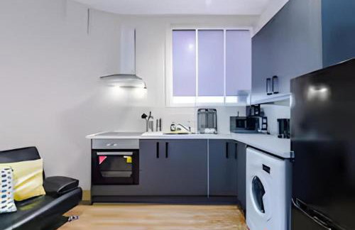 1 Bedroom Apartment in Wigan Town Centre With Free Parking, by Short Term Digs Short Lets & Serviced Accommodation - Foto 10