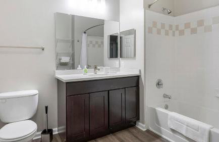 Landing Modern 2BD Pool Clubhouse - Foto 25