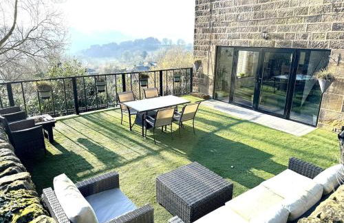 Peak District Getaway Retreat! The most Stunning Garden Views - Firepit - Brand newly refurbished - Perfect for friends & family getaways - Photo 1
