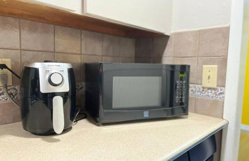 HotTub, King & PoolTable~East Wichita - Foto 15