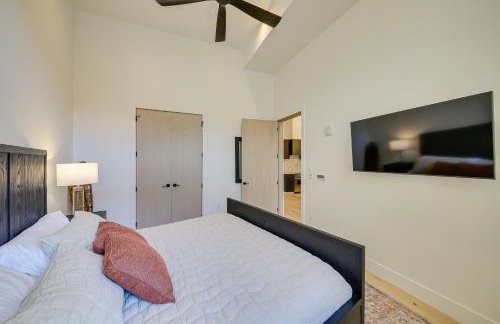 Luxe Schweitzer Condo with Hot Tub Ski-InandSki-Out! - Foto 16