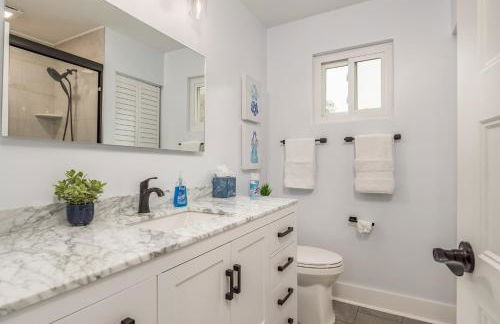 Luxury Family Beach Escape with Heated Pool and Putting Green - Foto 27