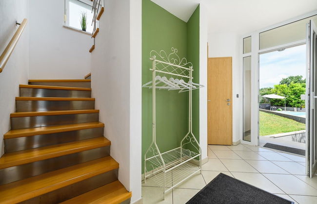 Villa Elisa With View - Foto 31