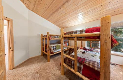Fox Crossing at Tahoe Donner by Tahoe Getaways - 3BR Vacation Rental w Forested Views & HOA Amenities! - Foto 28