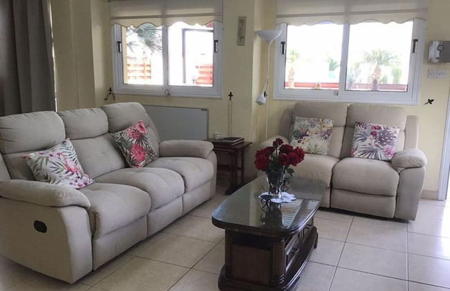 Carolyn Villa , Ayia Napa - Foto 8