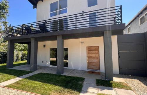 The Arts House - Private and Gated Home in Silver Lake with Pool & Views - Photo 36