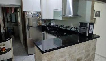 Lindo apartamento em frente à praia com piscina - Foto 4
